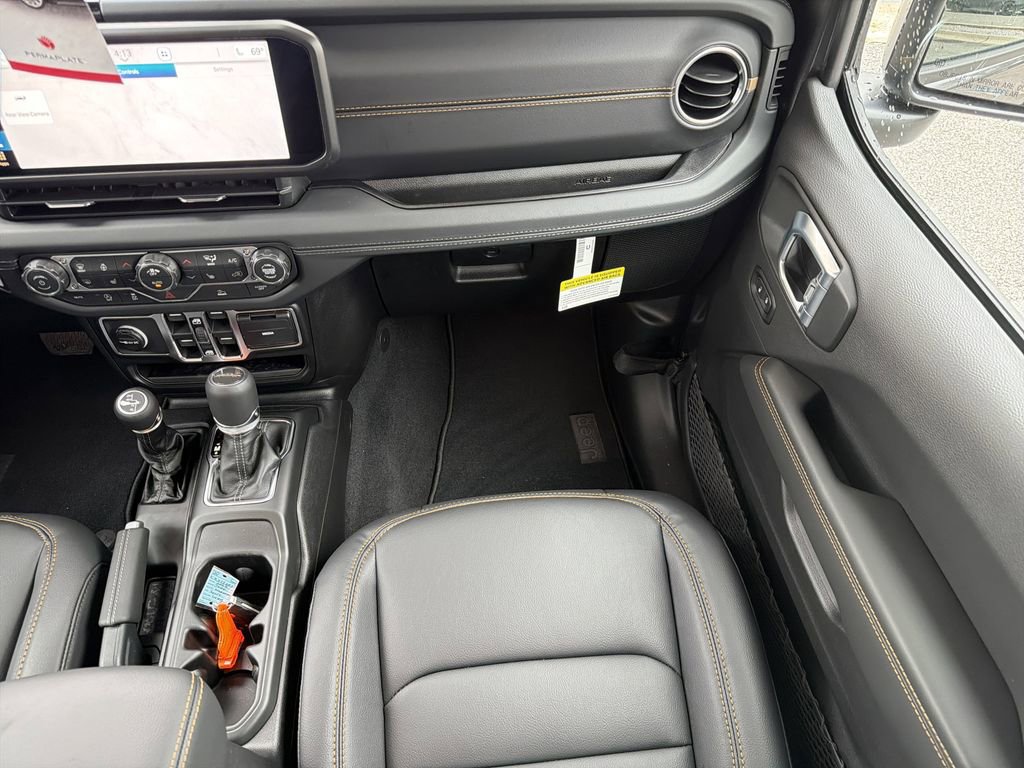 New 2026 Jeep Gladiator Sahara image 17