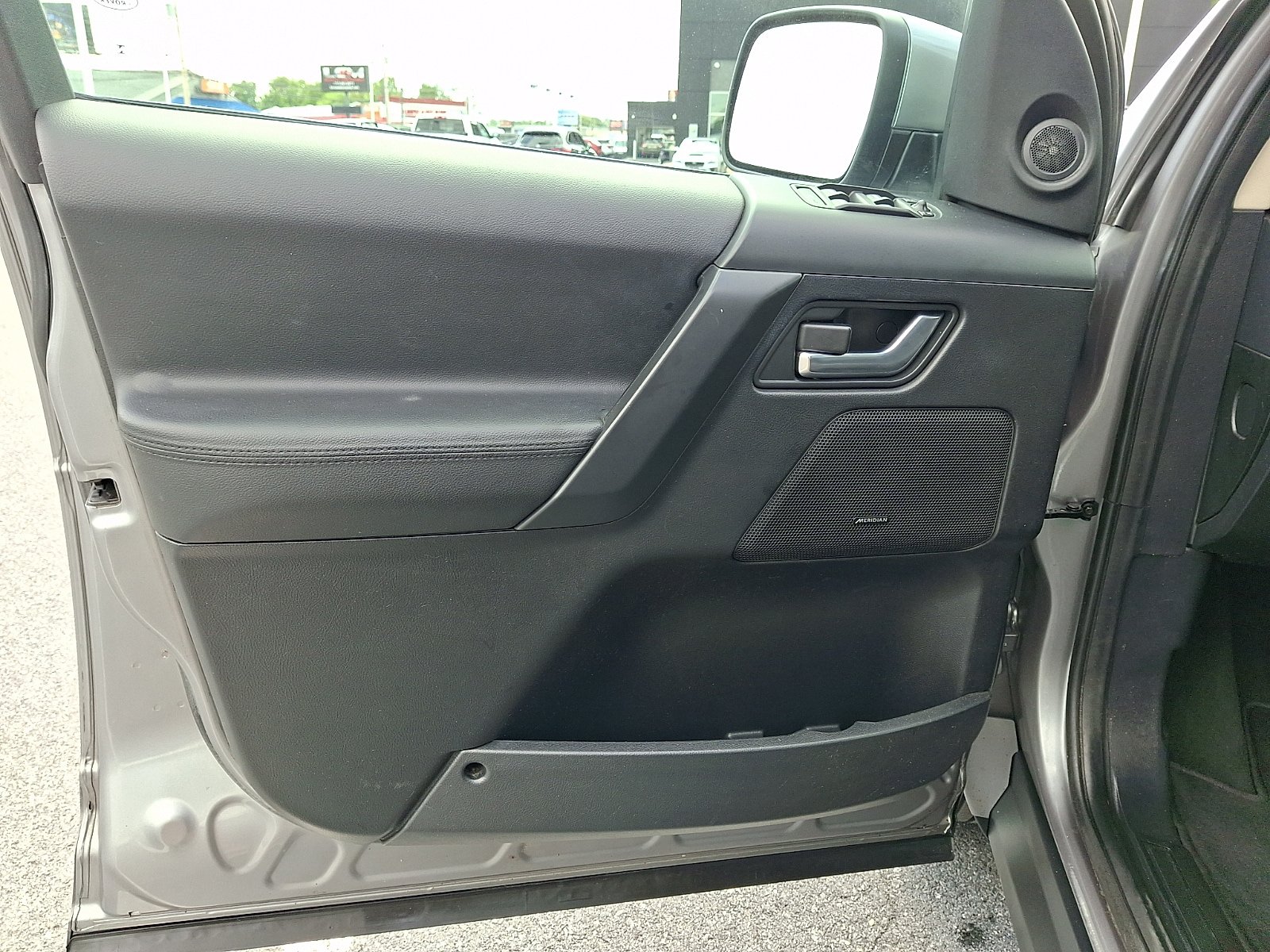 Used 2013 Land Rover LR2 AWD/4WD image 13