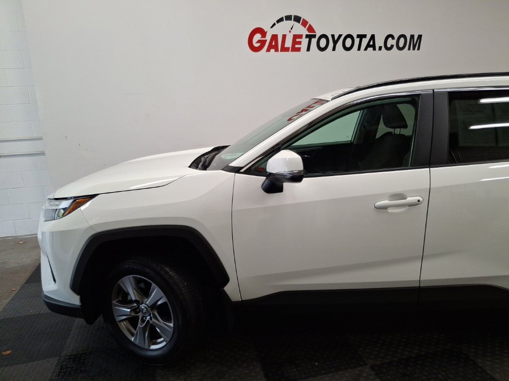 Used 2023 Toyota RAV4 XLE w/ Convenience Package AWD/4WD image 5