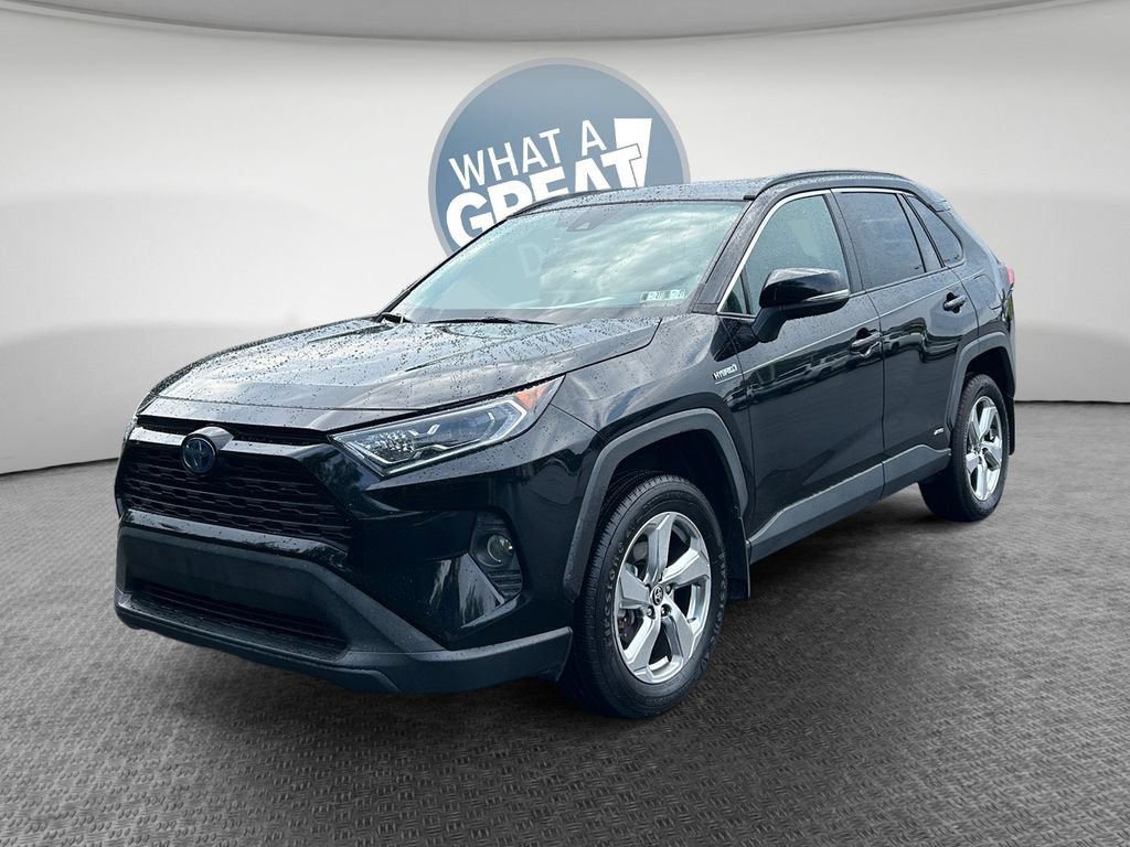 Used 2021 Toyota RAV4 XLE Premium AWD/4WD image 8