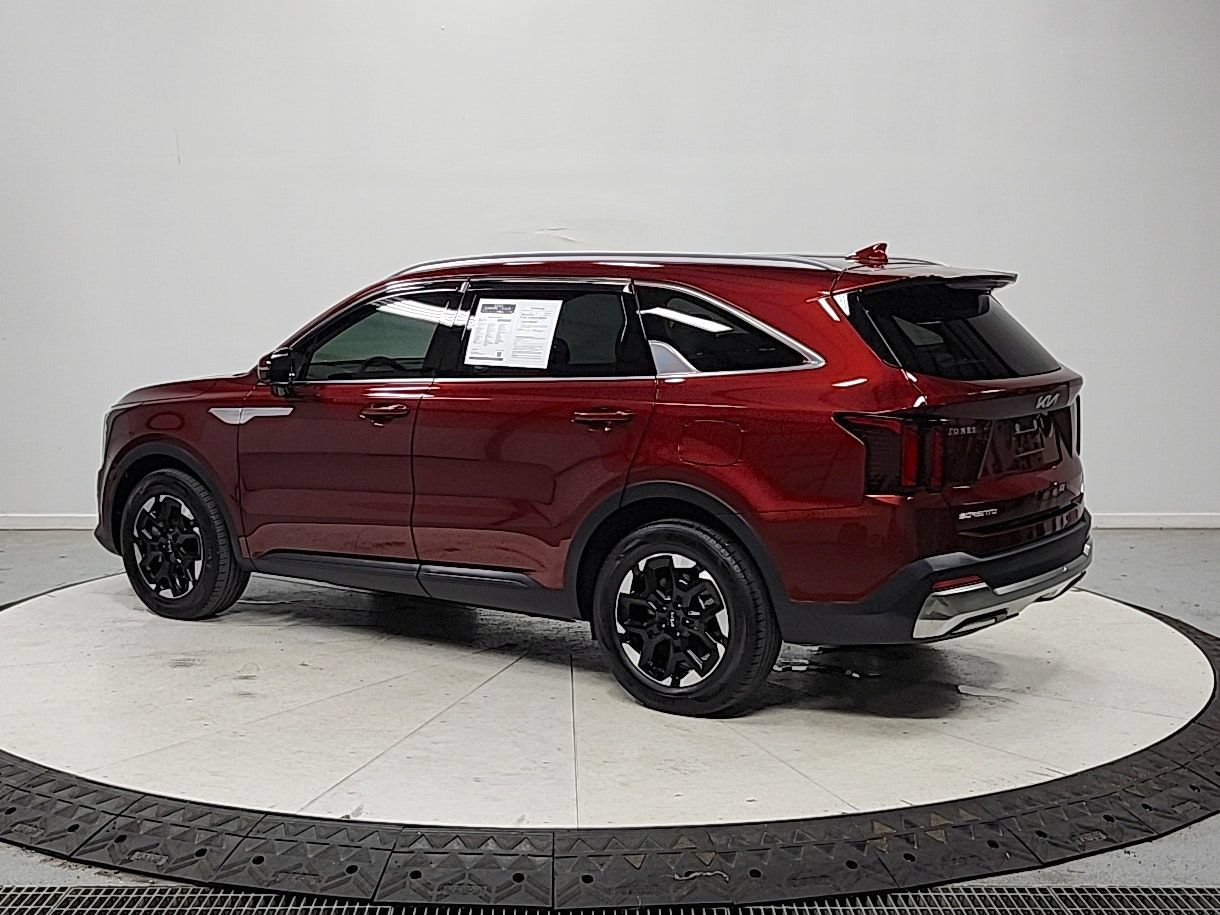 Used 2025 Kia Sorento S w/ Panoramic Sunroof Package FWD image 6