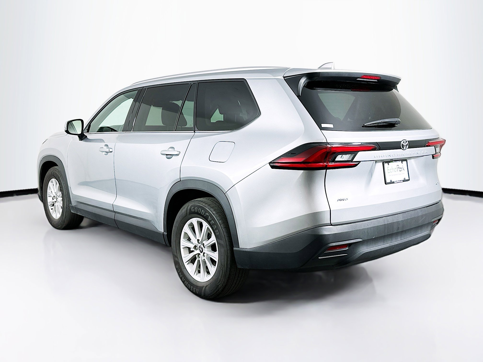 Used 2025 Toyota Grand Highlander AWD image 5