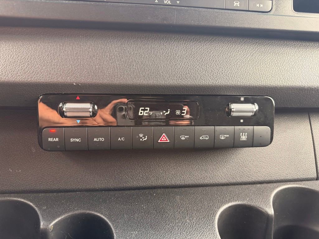 Used 2024 Mercedes-Benz Sprinter 2500 image 14