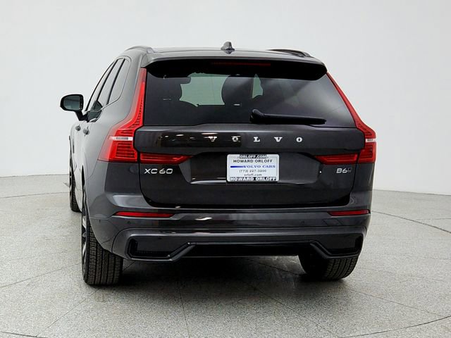 Used 2022 Volvo XC60 B6 R-Design w/ Advanced Package image 6