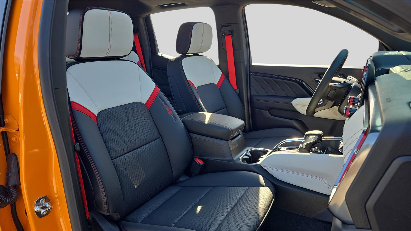 Used 2026 GMC Canyon AT4X image 14