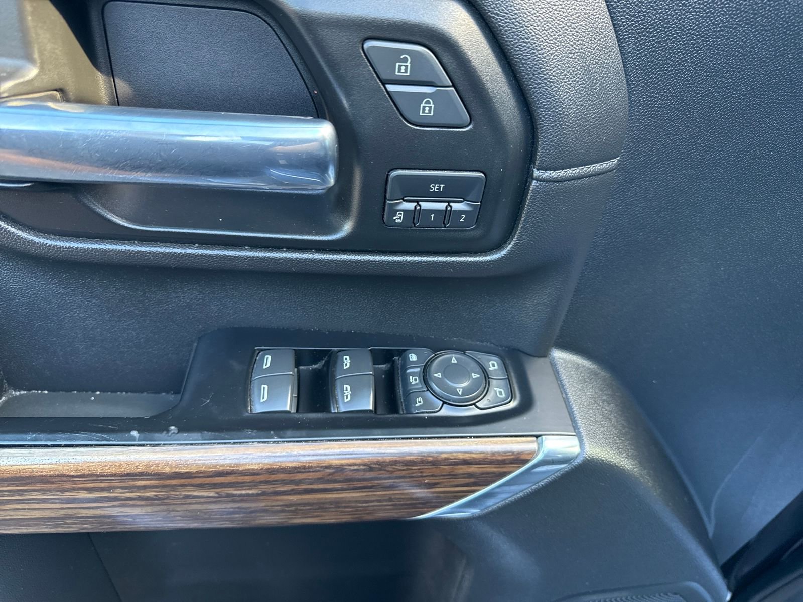 Used 2020 Chevrolet Silverado 2500 High Country w/ Z71 Off-Road Package image 11