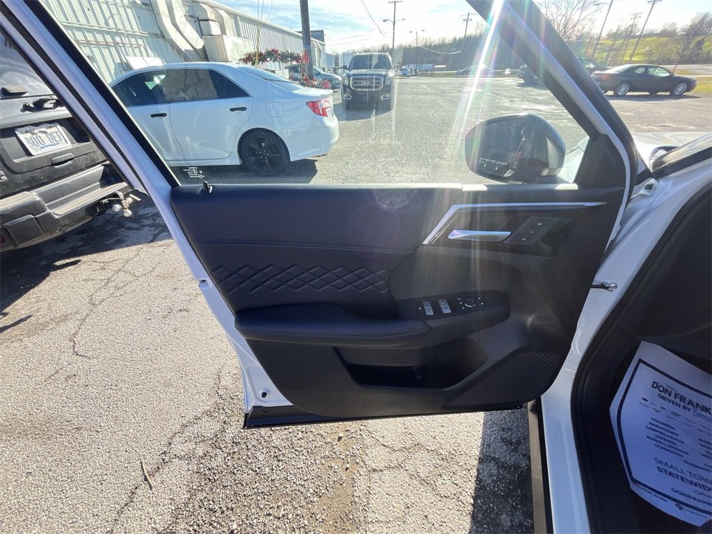 New 2025 Mitsubishi Outlander SEL Black Edition image 13