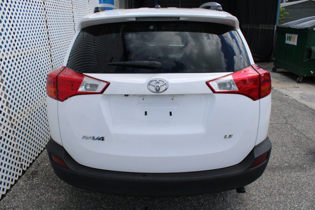 Used 2013 Toyota RAV4 LE FWD image 5