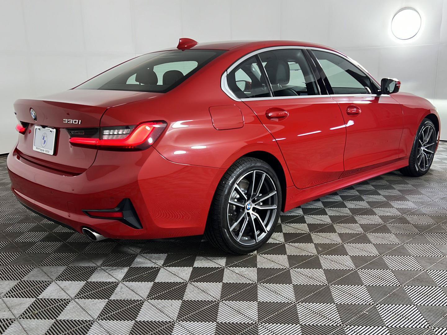 Used 2019 BMW 330i xDrive Sedan w/ Convenience Package AWD/4WD image 5