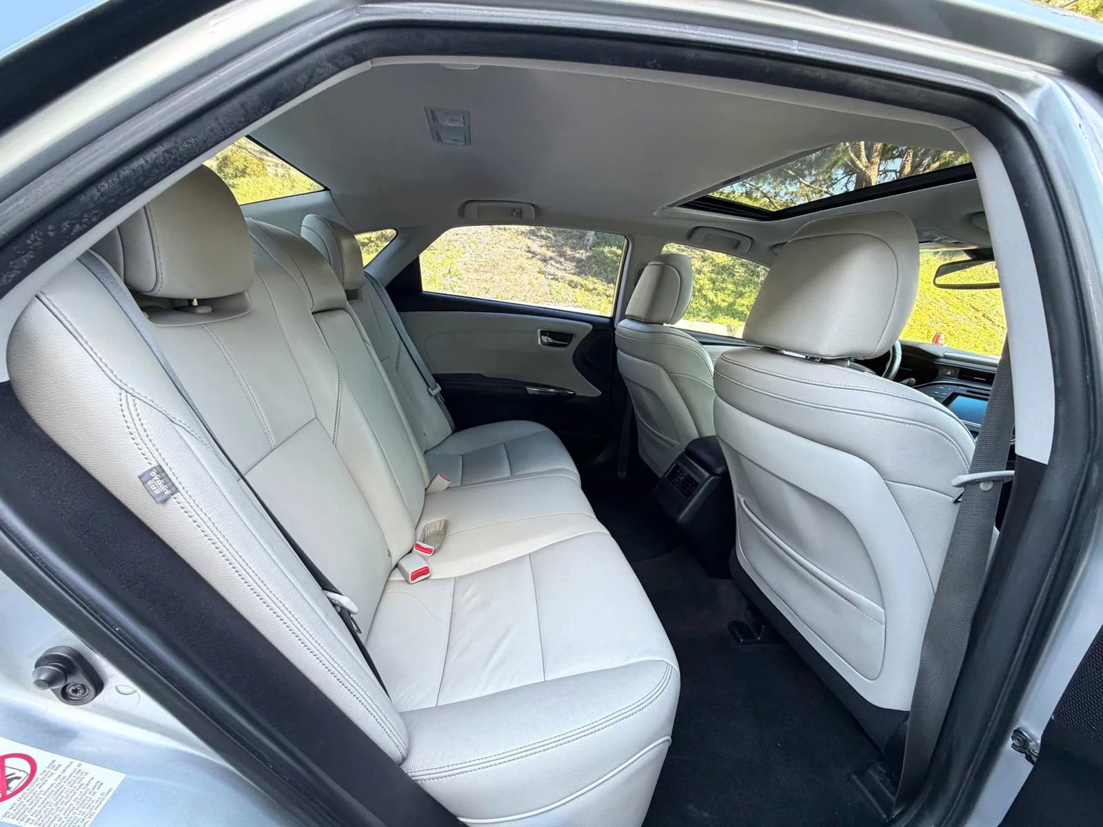 Used 2018 Toyota Avalon XLE Plus w/ Preferred Accessory Package image 10