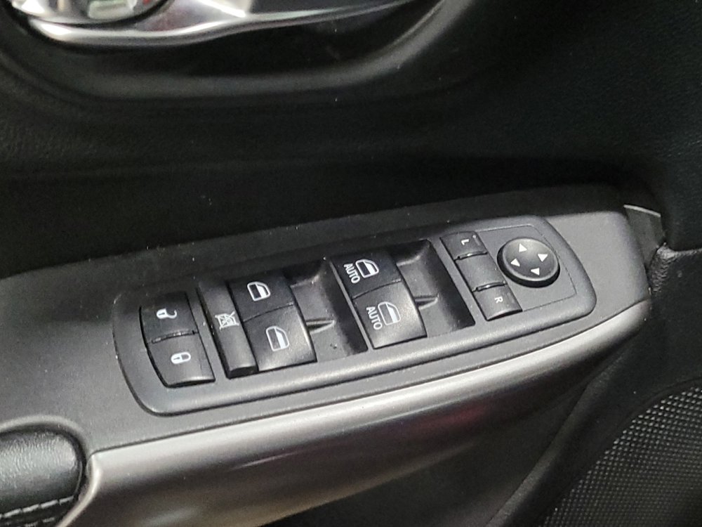 Used 2019 Jeep Cherokee Latitude Plus image 27