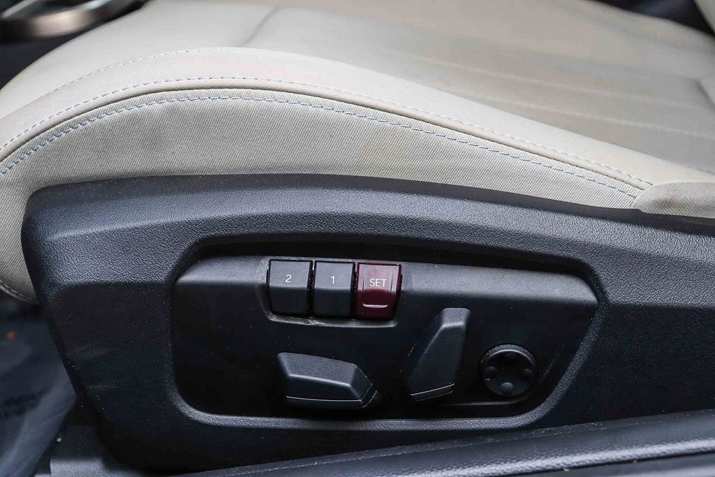 Used 2025 MINI Cooper 2-Door Hardtop image 21