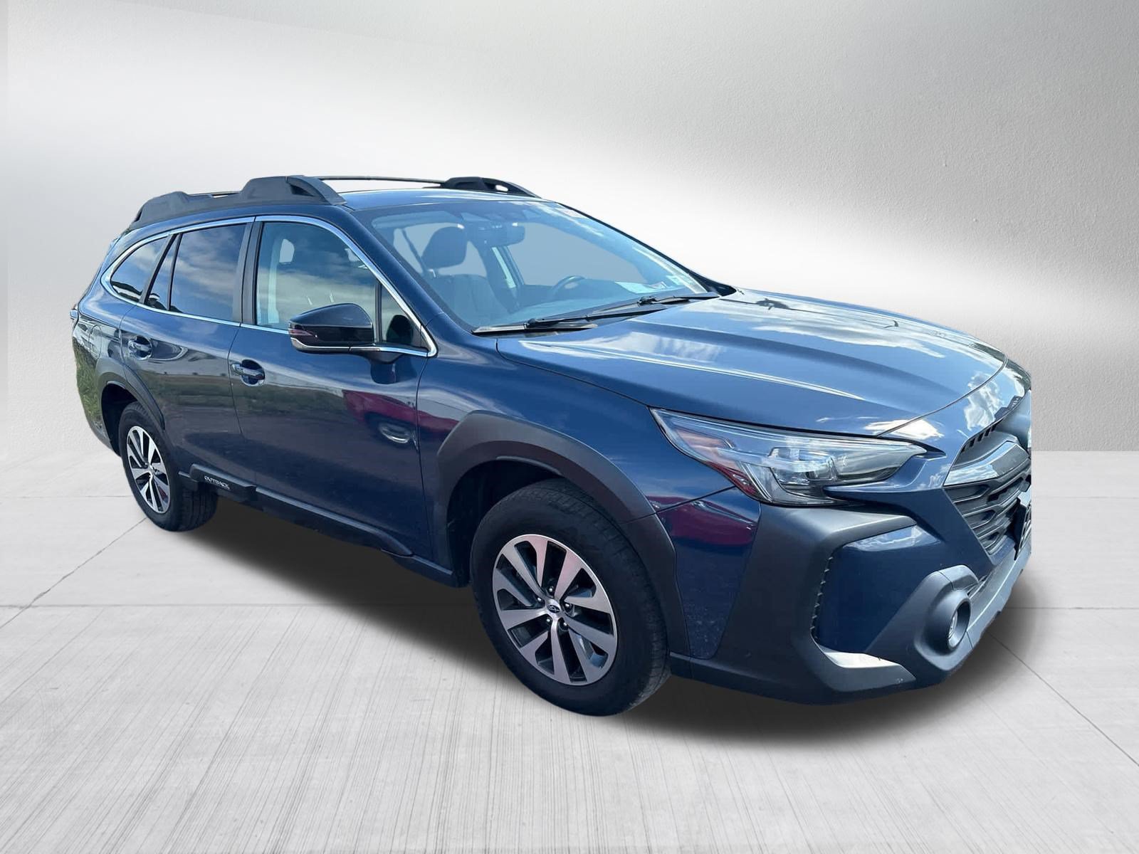 Used 2024 Subaru Outback Premium AWD/4WD image 8