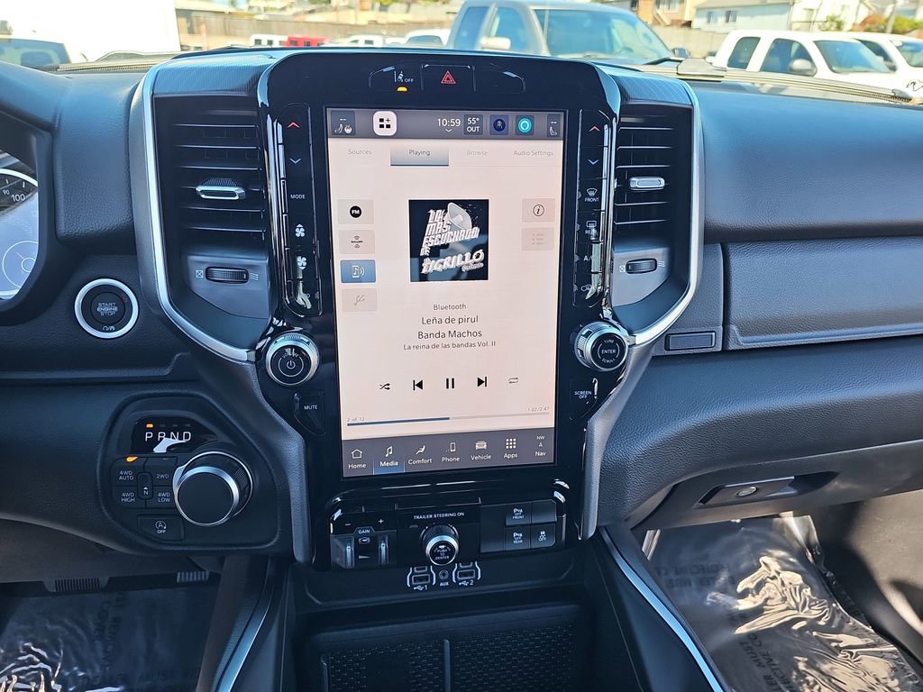 New 2026 RAM 1500 4x4 Crew Cab image 19