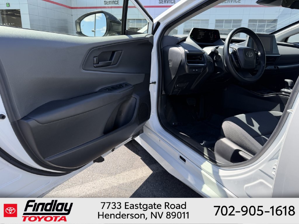 Certified 2025 Toyota Prius LE FWD image 5