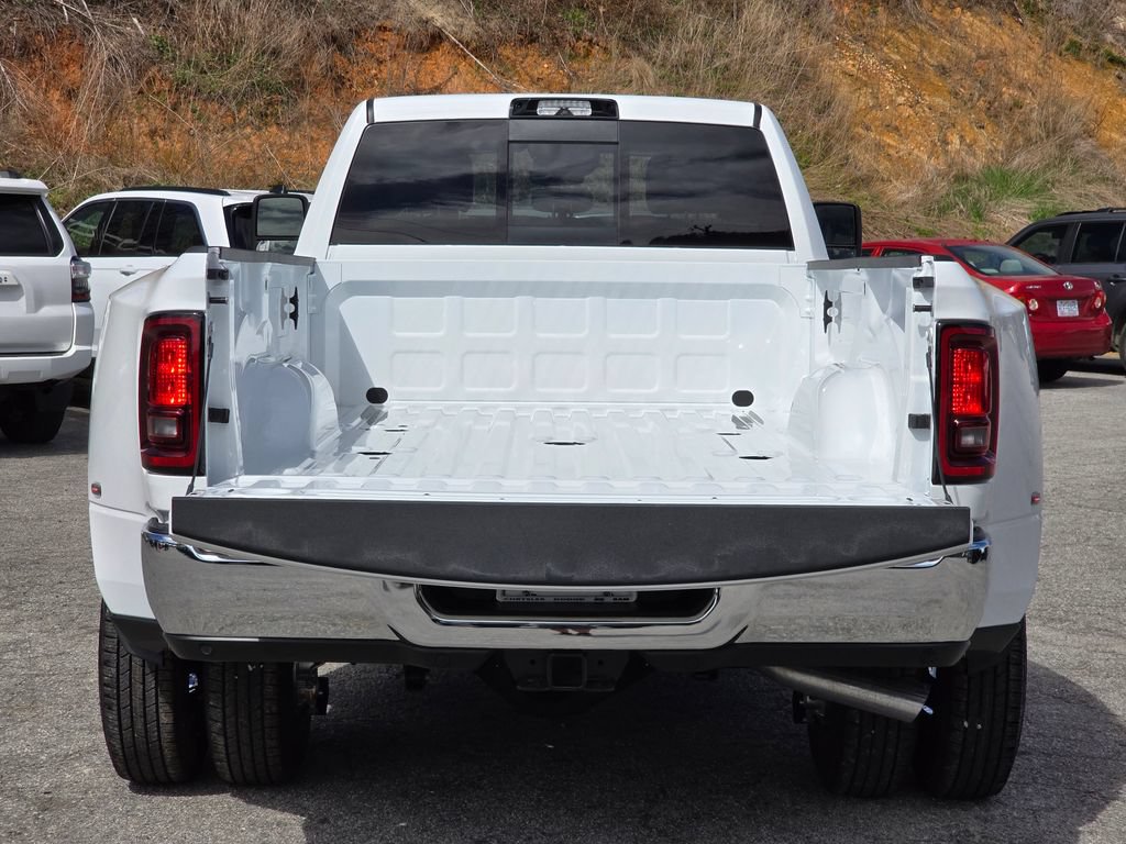 New 2026 RAM 3500 Tradesman AWD/4WD image 13