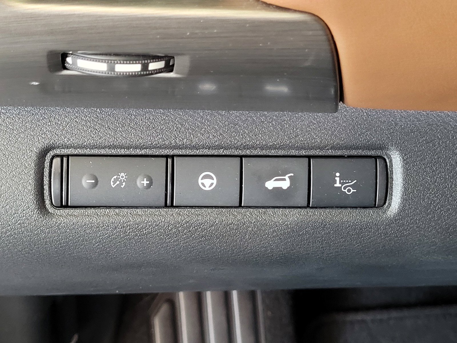 Certified 2025 Nissan Pathfinder Platinum AWD/4WD image 8