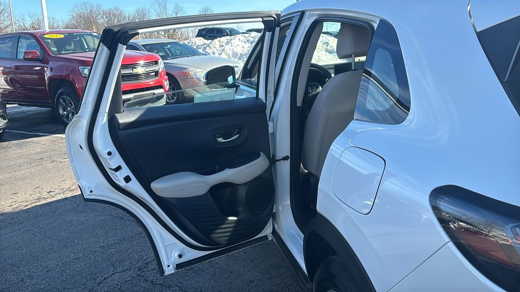 Used 2025 Honda HR-V LX image 29