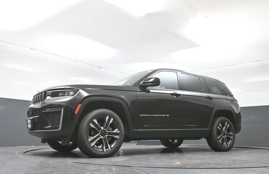 New 2027 Jeep Grand Cherokee Limited AWD/4WD image 40