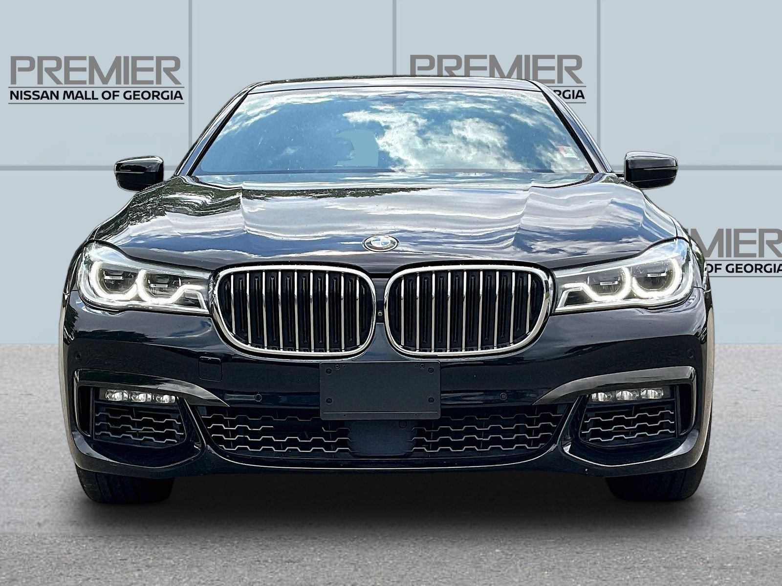 Used 2018 BMW 750i xDrive AWD/4WD image 2