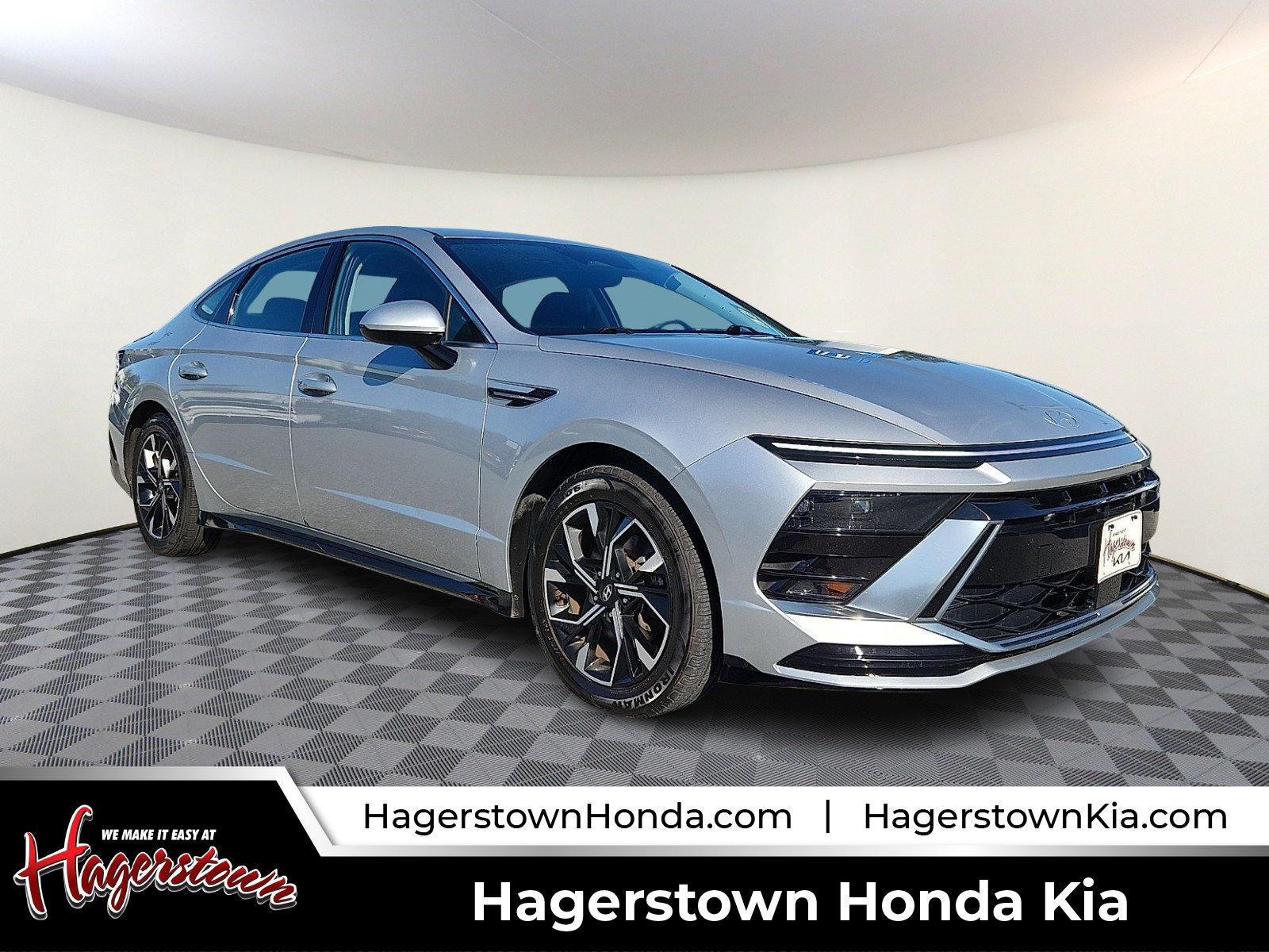 Used 2024 Hyundai Sonata SEL FWD image 1
