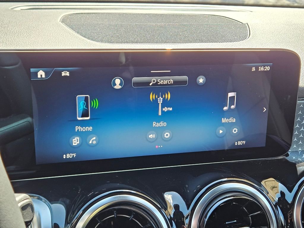 New 2026 Mercedes-Benz GLB 250 4MATIC image 19