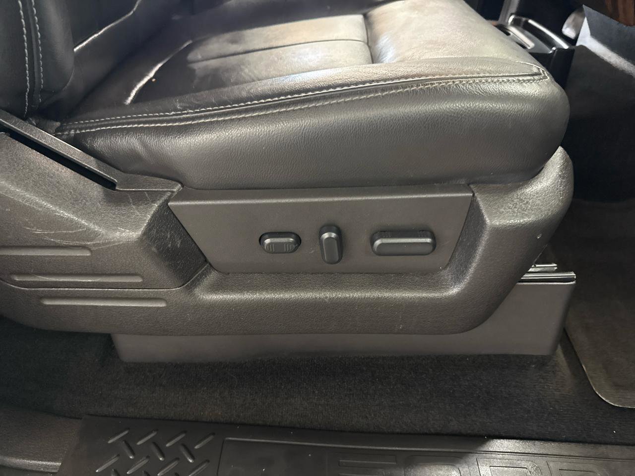 Used 2013 Ford F150 Lariat w/ Mid Equipment Group image 49