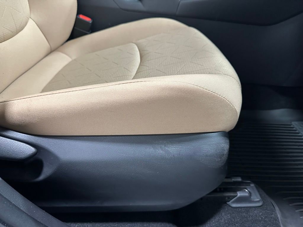 Used 2025 Toyota RAV4 XLE image 59