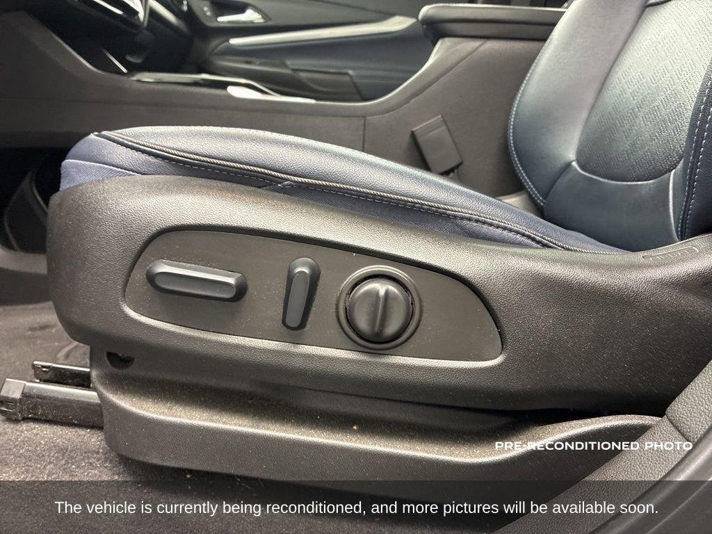 Used 2022 Chevrolet Bolt EUV Premier w/ Sun & Sound Package FWD image 12