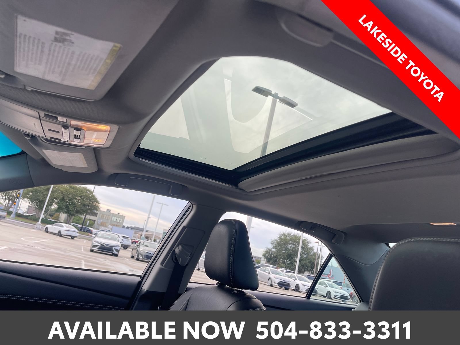 Used 2017 Toyota Camry XLE w/ Moonroof Package FWD image 28