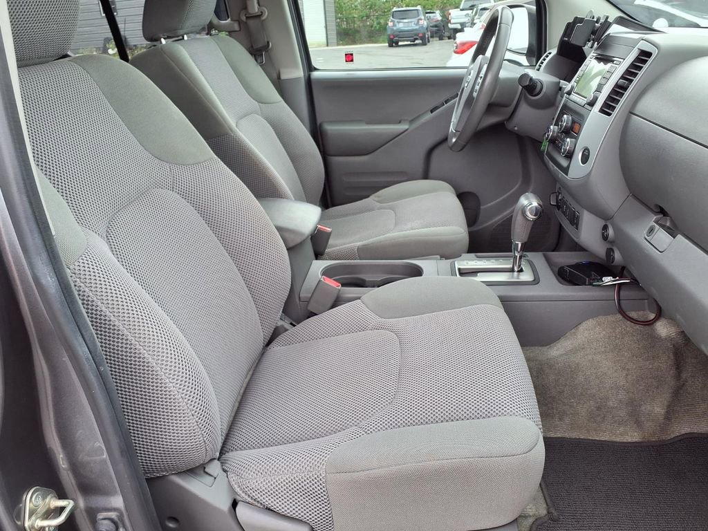 Used 2017 Nissan Frontier SV w/ SV Value Truck Package image 13