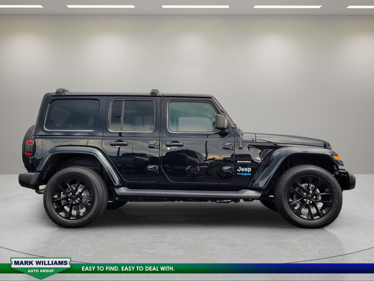 Used 2021 Jeep Wrangler Unlimited Sahara w/ Cold Weather Group AWD/4WD image 2
