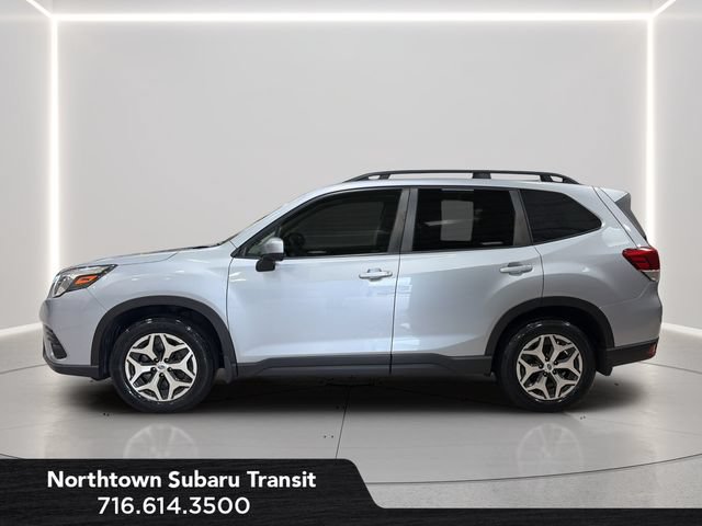 Used 2022 Subaru Forester Premium AWD/4WD image 2