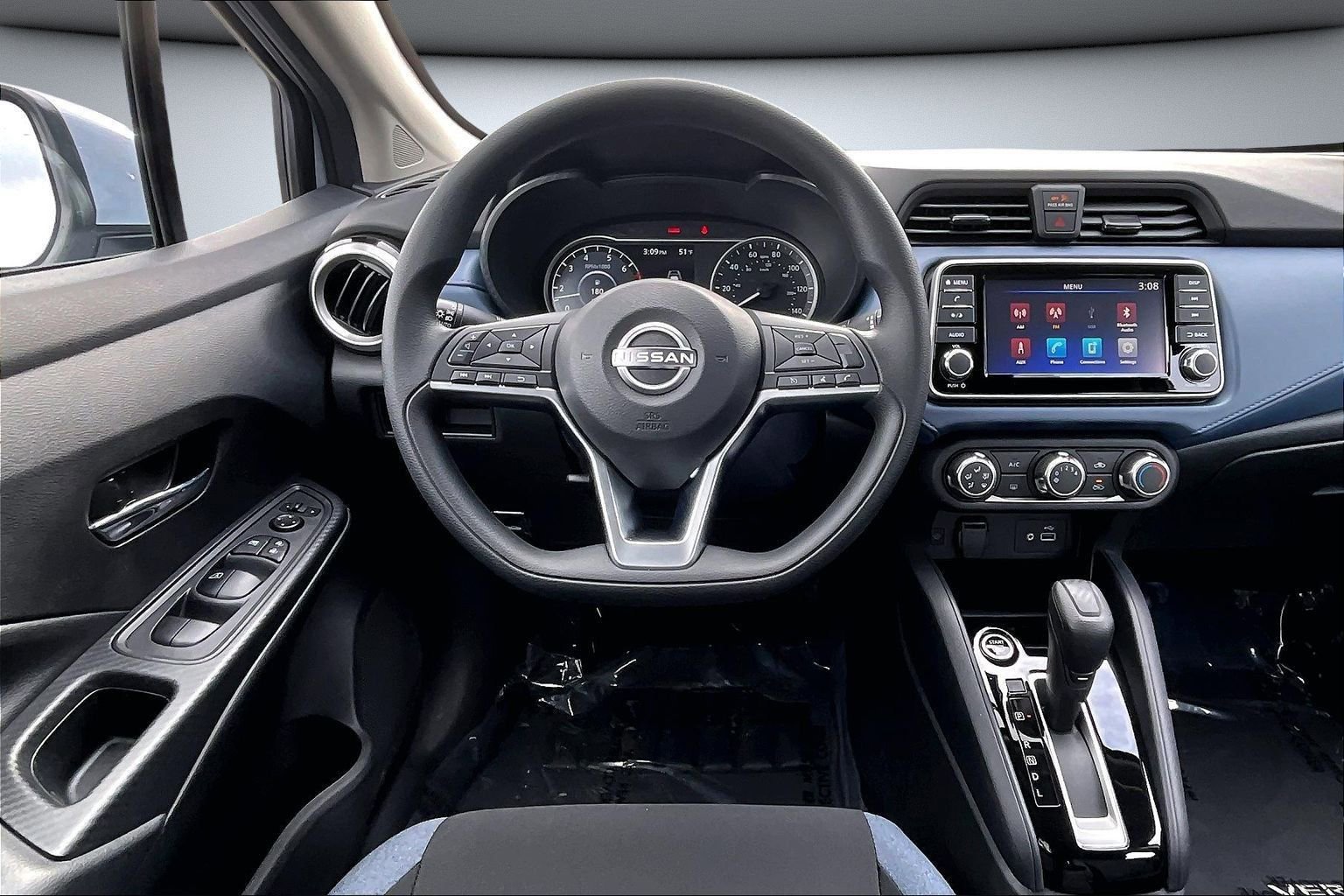 Used 2025 Nissan Versa SV w/ Trunk Package image 1
