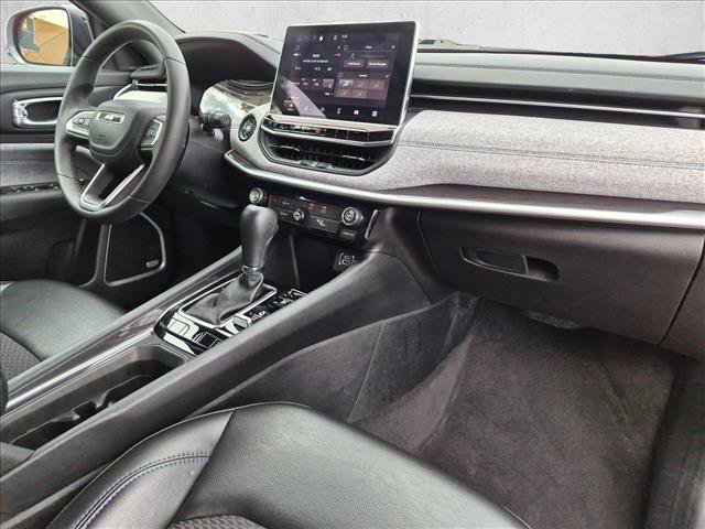 Used 2023 Jeep Compass Latitude w/ Sun and Sound Group AWD/4WD image 22
