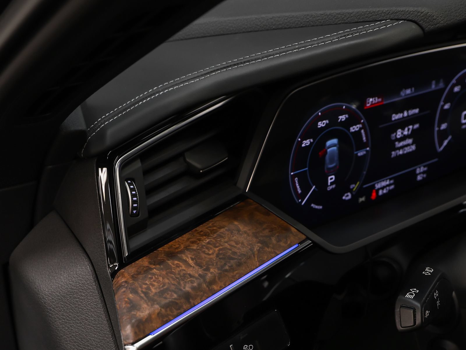 Used 2019 Audi e-tron Prestige AWD/4WD image 35
