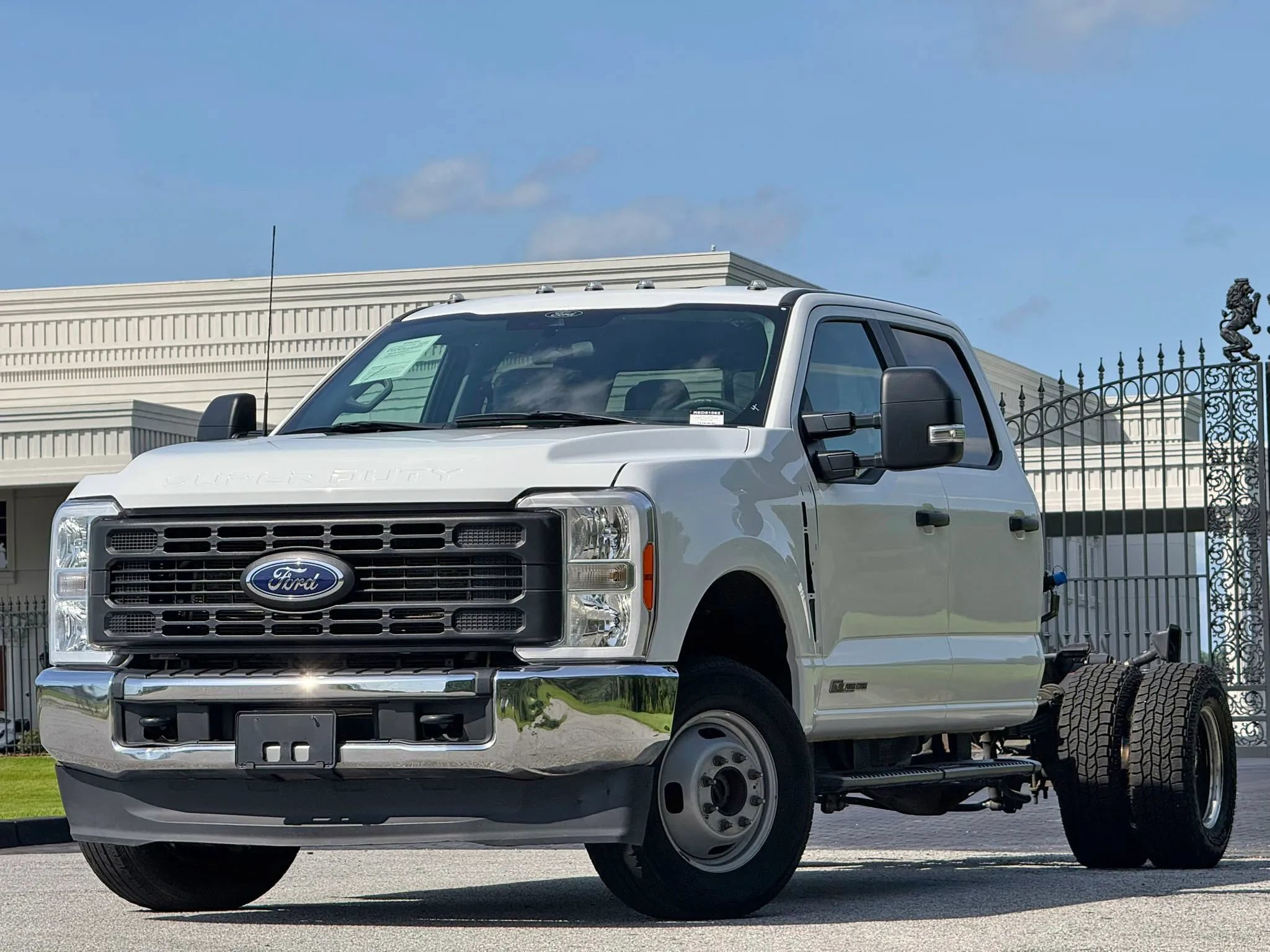 Used 2024 Ford F350 XL w/ XL Chrome Package AWD/4WD image 2