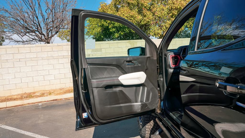 Used 2024 GMC Canyon AT4X w/ AT4X AEV Edition image 22