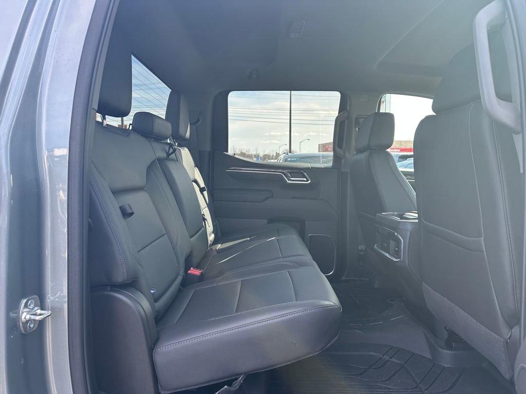 Used 2025 Chevrolet Silverado 1500 LTZ image 13