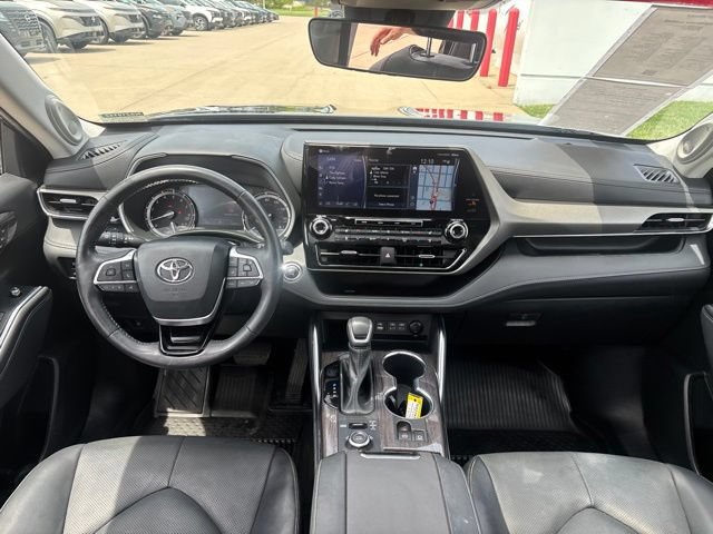 Used 2022 Toyota Highlander Limited AWD/4WD image 32