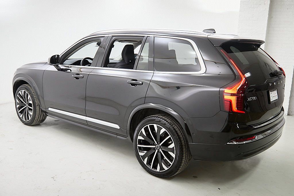 New 2026 Volvo XC90 B6 Plus w/ Protection Package Premier image 7