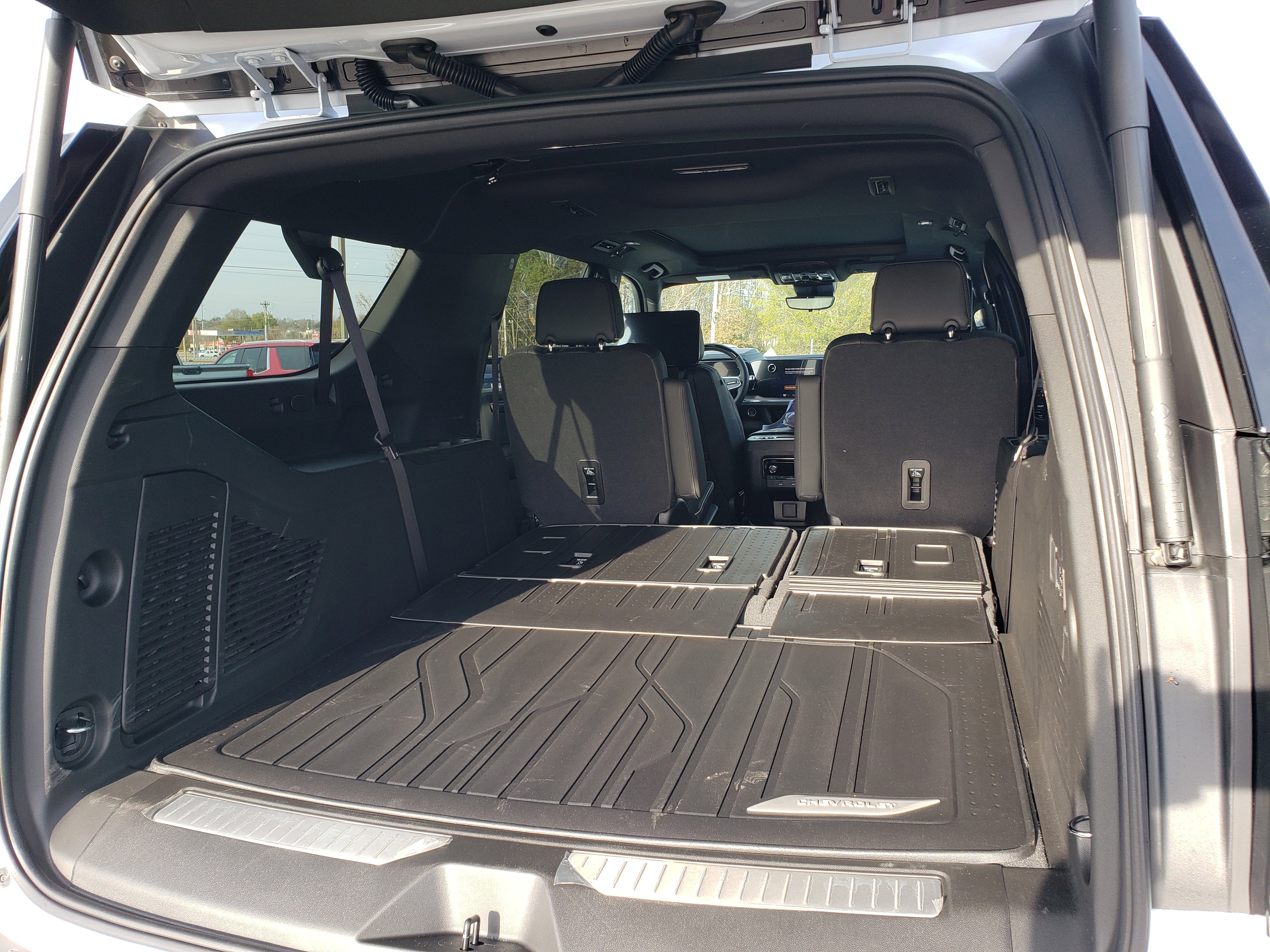 New 2026 Chevrolet Suburban Premier image 12