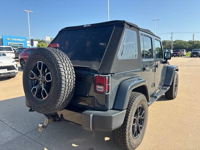 Used 2017 Jeep Wrangler Unlimited Sahara AWD/4WD image 3