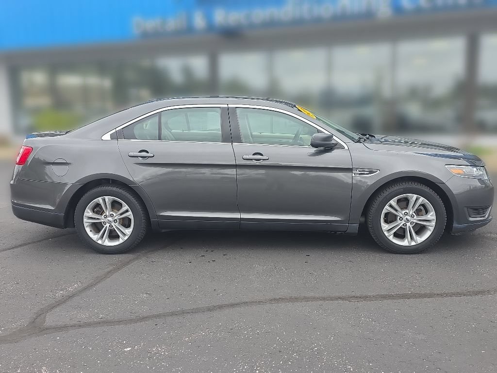 Used 2019 Ford Taurus SE FWD image 8