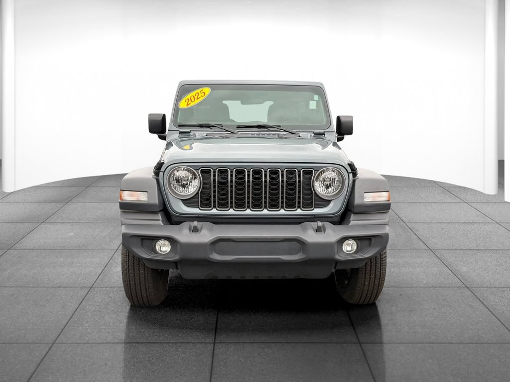Used 2025 Jeep Wrangler Unlimited Sport AWD/4WD image 2