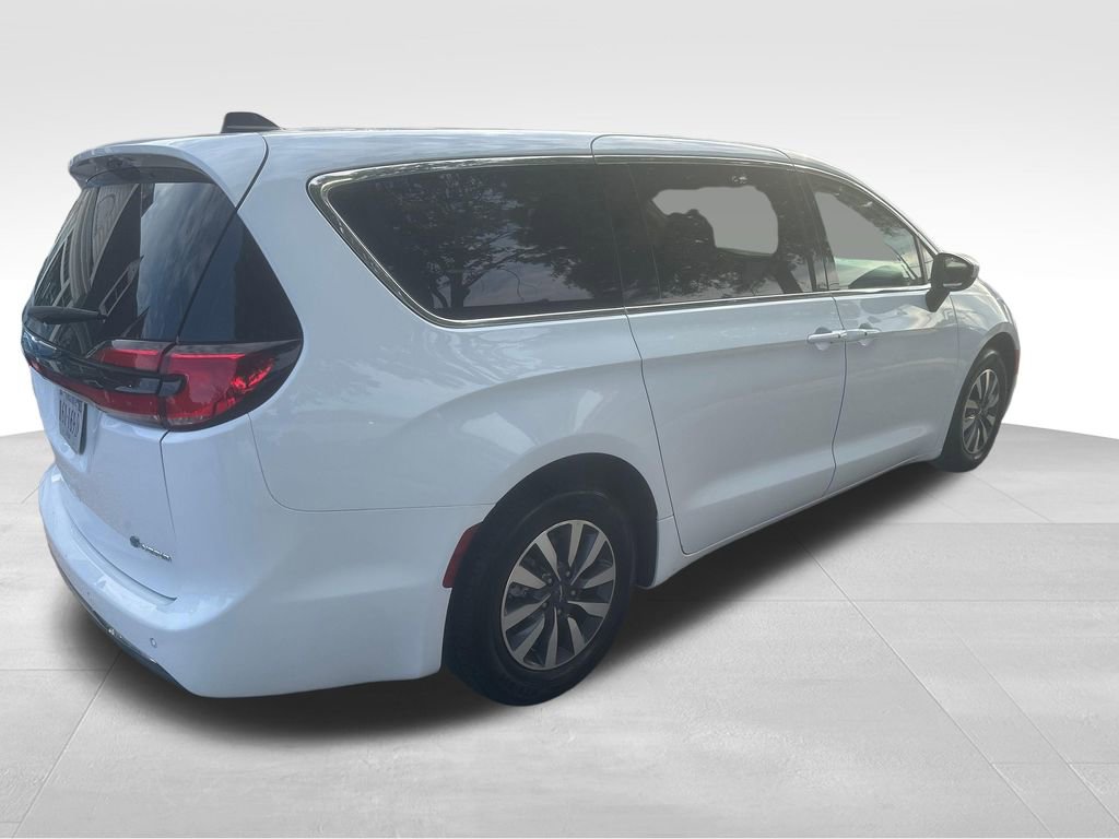 Used 2022 Chrysler Pacifica Touring-L FWD image 25