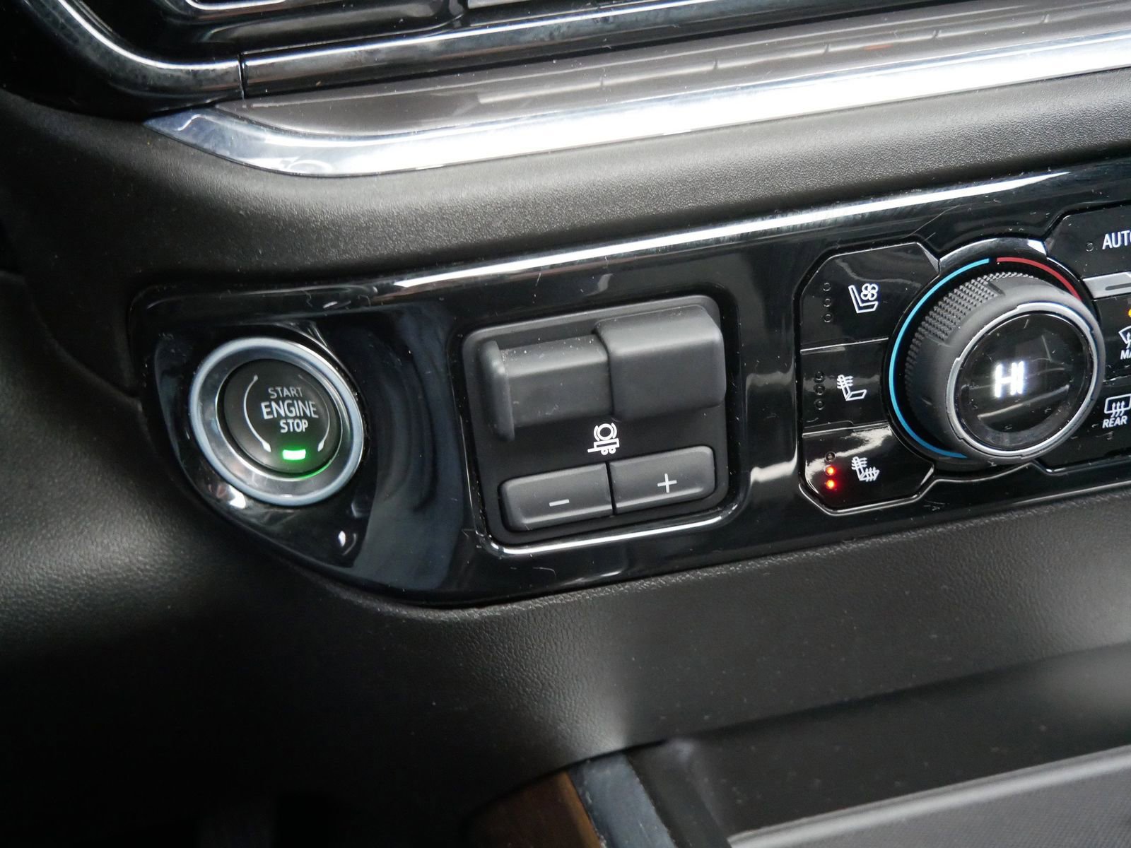 Used 2024 Chevrolet Silverado 2500 High Country w/ Technology Package image 23