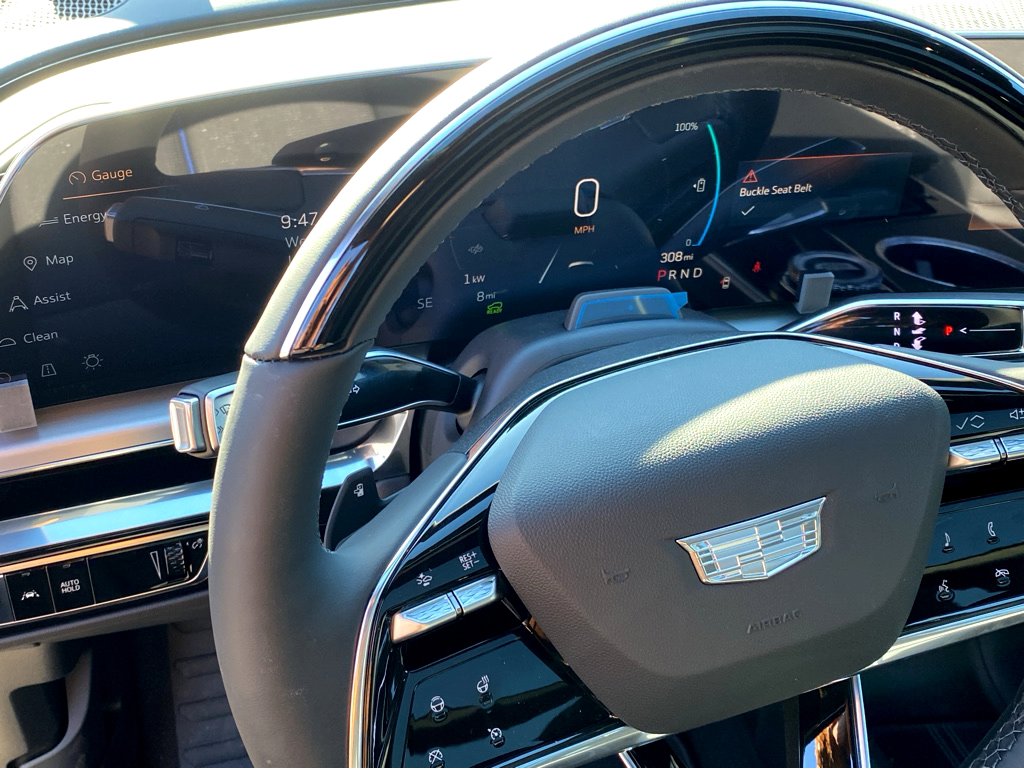 New 2024 Cadillac Lyriq Luxury image 13