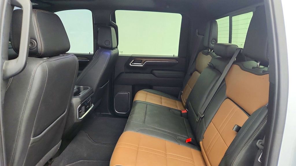 Used 2024 Chevrolet Silverado 2500 High Country w/ High Country Premium Package AWD/4WD image 21