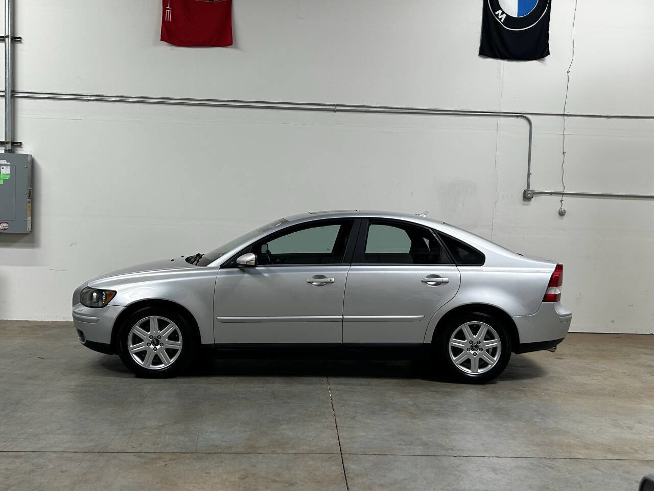 Used 2005 Volvo S40 T5 FWD image 1